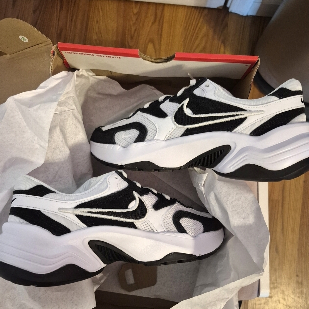 NWOT NEVER WORN Nike AL8 Women's Shoes
